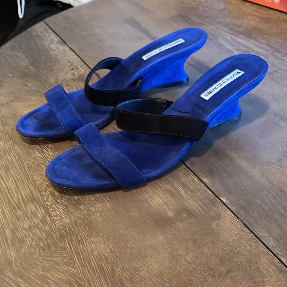 MANOLO BLAHNIK EU 39.5 funky low wedge heel